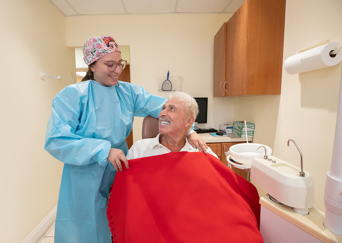 Dr. Ferber patients smiling after sedation dentistry mobileDr. Ferber patients smiling after sedation dentistry